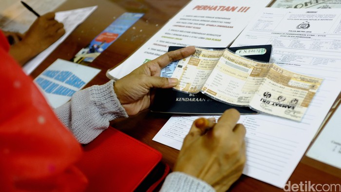 Array,3 Peringatan Sebelum Data STNK Mati Tak Bayar Pajak 2 Tahun Dihapus