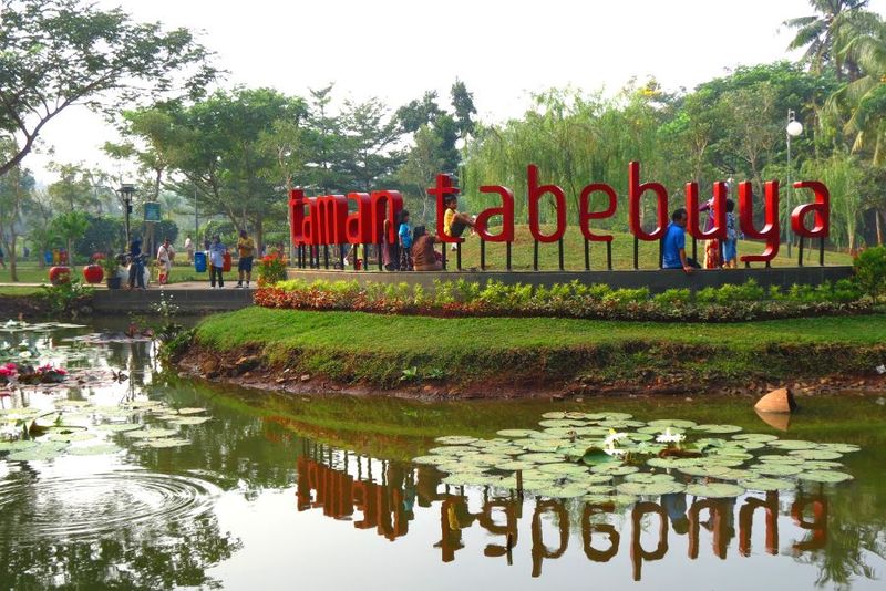 Top 9+ Taman yang Tersebar di Jakarta, Bisa Buat Piknik sampai Olahraga, 1. Taman Suropati (Menteng, Jakarta Pusat), 2. Taman Menteng (Menteng, Jakarta Pusat), 3. Taman Tabebuya (Jagakarsa, Jakarta Selatan), 4. Taman Langsat (Kebayoran Baru, Jakarta Selatan), 5. Taman Ayodia (Barito, Jakarta Selatan), 6. Taman Lapangan Banteng (Jakarta Pusat), 7. Taman Literasi Martha Tiahahu (Melawai, Jakarta Selatan), 8. Taman Leuser (Jakarta Selatan), 9. Taman Cattleya (Tanjung Duren, Jakarta Barat)