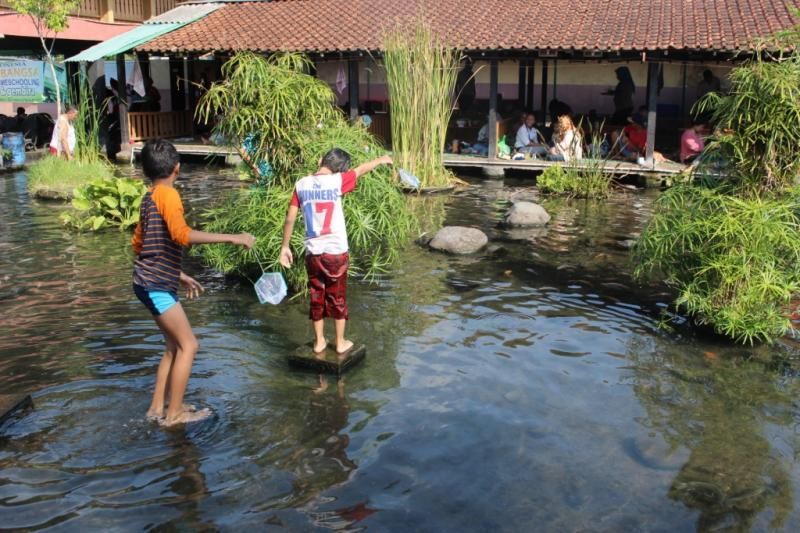 10 Wisata Hits di Boyolali, Bisa Berenang hingga Naik Wahana Seru!, 1. Cepogo Cheese Park, 2. Merapi Garden Selo, 3. Waduk Cengklik Park, 4. New Selo, 5. Wisata Alam Panorama, 6. Desa Wisata Samiran, 7. Wisata Kali Talang, 8. Simpang Paku Buwono VI, 9. Taman Air Tlatar, 10. Omah Kita Selo