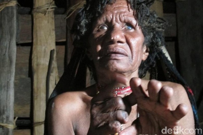 Array,Tradisi Potong Jari, Bukti Cinta dan Kesetiaan Mama-mama Suku Dani
