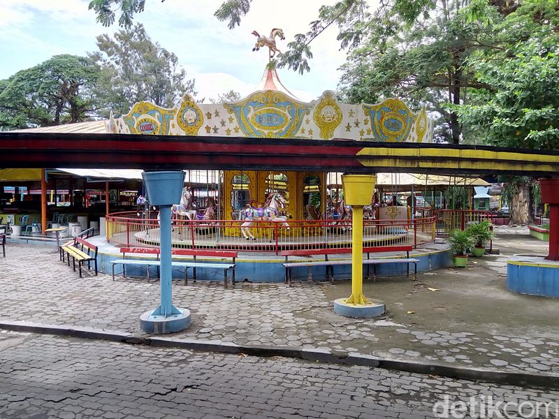 Top 12+ Tempat Wisata Dulu Ramai dan Terkenal, Kini Tutup Jadi Kenangan, 1. Kampung Gajah Wonderland, 2. Teater Mobil Ancol, 3. Snowbay Waterpark TMII, 4. Taman Remaja Surabaya (TRS), 5. Taman Festival Bali, 6. Taman Ria Senayan, 7. Depok Fantasi Waterpark (Aladin Waterpark), 8. Taman Wonderia Semarang, 9. Kafe Tenda Semanggi (KTS), 10. THR Sriwedari Solo, 11. THR Lokasari, 12. Hotel Gantung Purwakarta