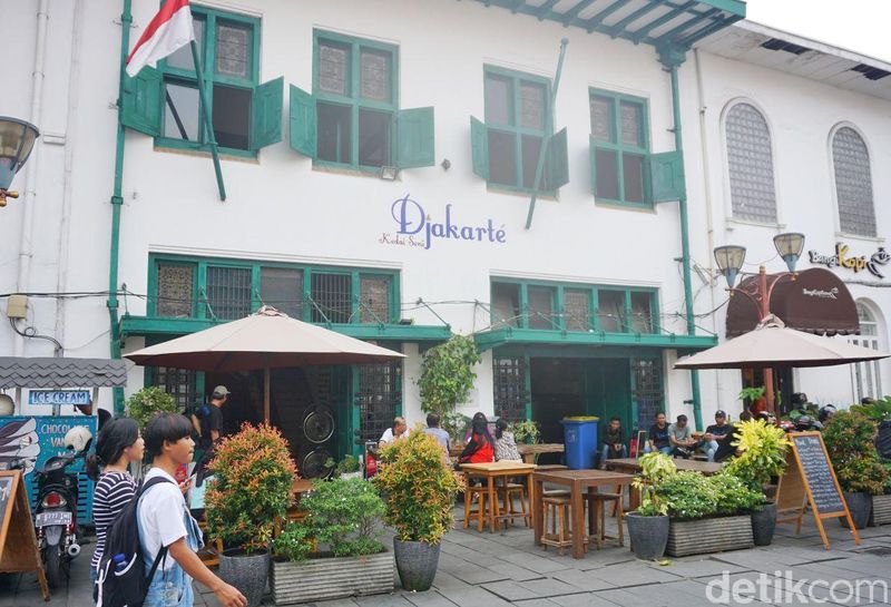 5 Hidden Gem Kota Tua Jakarta: Kenangan Masa Kolonial hingga Merdeka, 1. Lighting Art Kota Tua Jakarta, 2. Magic Art 3D Museum, 3. Kedai Seni Djakarte, 4. Museum Wayang, 5. Rumah Akar