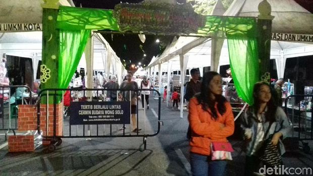 10 Wisata di Solo yang Ramah Anak, Ada Taman-Museum, 1. Taman Balekambang Solo, 2. Museum Radya Pustaka, 3. Taman Sriwedari, 4. Solo Safari, 5. Alun-alun Kidul Surakarta, 6. Taman Cerdas Soekarno-Hatta Jebres, 7. Benteng Vastenburg, 8. Taman Bendungan Tirtonadi, 9. Ngarsopuro Night Market, 10. Taman Sunan Jogo Kali
