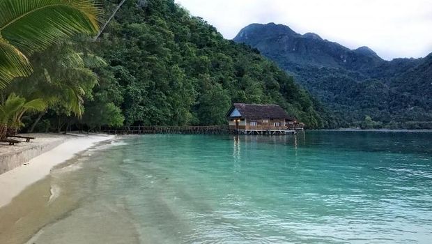 10 Pantai Terindah di Indonesia, Cocok buat Healing Saat Liburan, 1. Pink Beach, 2. Pantai Ora, 3. Pantai Nihiwatu, 4. Pantai Tanjung Tinggi, 5. Pantai Sawarna, 6. Pantai Ngurtavur, 7. Pantai Tanjung Aan, 8. Pantai Saleo, 9. Pantai Iboih, 10. Pulau Derawan