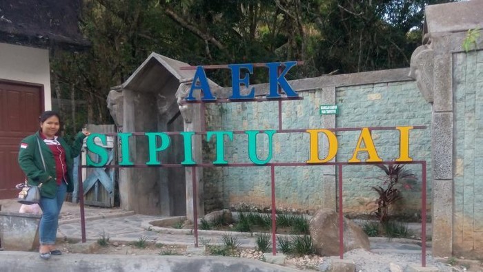 Wisata Aek Sipitu Dai, Pesona Air 7 Rasa Pusuk Buhit Tempat Mandi Raja, 1. Punya 7 rasa, 2. Tiap mata air punya nama dan khasiat, 3. Air boleh dibawa pulang, 4. Boleh ziarah atau sekadar wisata, 5. Posisi 7 mata air, 6. Aturan selama di Aek Sipitu Dai