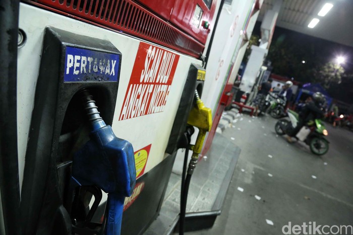 Array,Pertamax Tembus Rp 16.250 per Liter, Full Tank Avanza-Xpander Cs Habis Duit Segini