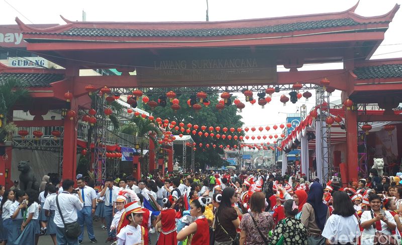 Indonesia Punya Wisata Seru Untuk Rayakan Imlek, Ini Rekomendasinya, 1. Pasar Imlek Semawis, Semarang, 2. Grebeg Sudiro, Solo, 3. Bogor Street Festival, Bogor, 4. Pulau Kemaro, Palembang, 5. Pawai Tatung, Singkawang, 6. Petak Sembilan, Jakarta Barat, 7. Pulau Indah Kapuk (PIK), Jakarta Utara