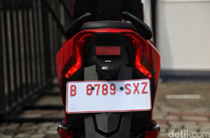 Array,Sering Lihat Pelat Nomor Putih Tulisan Merah? Ternyata Ini Artinya