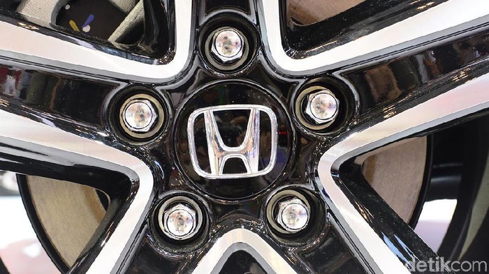 Array,Bos Honda Blak-blakan: Sulit Saingi China