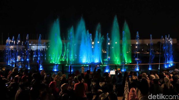 Kiara Artha Park Bandung: Ini Aktivitas Seru, Jam Buka, dan Harga Tiketnya, Ada Apa Saja di Kiara Artha Park?, 1. Taman, 2. Playground, 3. Air Mancur Menari, 4. Wisata Kuliner, 5. Spot Photo, Jam Buka Kiara Artha Park, Lokasi Kiara Artha Park, Cara Menuju ke Kiara Artha Park, Harga Tiket Masuk Kiara Artha Park