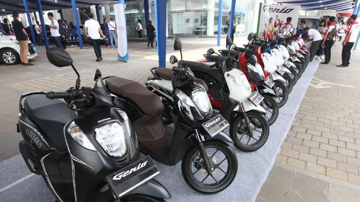 Array,Penjualan Motor Naik, Tertinggi Sepanjang 2025
