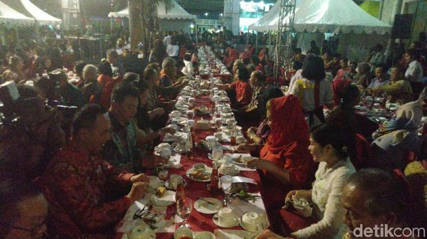 Indonesia Punya Wisata Seru Untuk Rayakan Imlek, Ini Rekomendasinya, 1. Pasar Imlek Semawis, Semarang, 2. Grebeg Sudiro, Solo, 3. Bogor Street Festival, Bogor, 4. Pulau Kemaro, Palembang, 5. Pawai Tatung, Singkawang, 6. Petak Sembilan, Jakarta Barat, 7. Pulau Indah Kapuk (PIK), Jakarta Utara