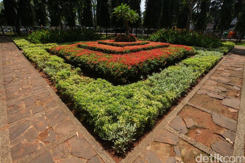 Spot Healing Ini Enak, Murah, Nyaman Dekat Jakarta, 1. Taman Mini Indonesia Indah, 2. Kepulauan Seribu, 3. Kebun Raya Bogor, 4. Taman Cattleya, 5. Taman Wijaya Kusuma