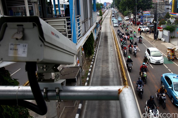 Array,Tahun Depan 1.000 Kamera ETLE Pantau Pengendara Nakal di Jakarta