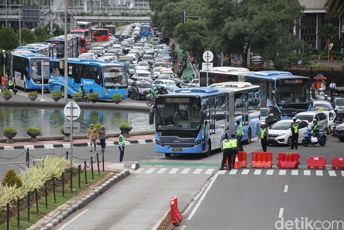 Array,Awas Macet! Ada Reuni 212 di Monas, Catat Pengalihan Arus Lalu Lintasnya