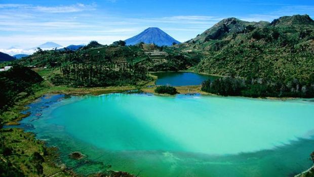 Wisata Dieng: Spot Foto Menarik dan Kisah di Baliknya, 3. Telaga Dringo, 5. Bukit Sikunir, 6. Batu Pandang Ratapan Angin, 7. Gunung Prau