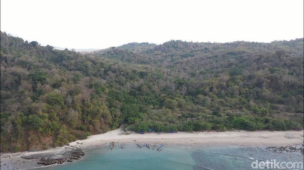 Array,Pantai Kunti di Palabuhanratu Tak Bisa Dikunjungi, Cuma Bisa Dilihat dari Jauh