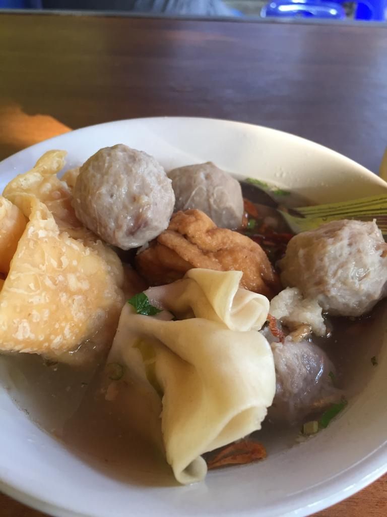 10 Tempat Makan Bakso Malang Gurih dan Autentik di Jabodetabek, 1. Bakso Malang Cak Su Kumis, 2. Bakso Malang Cak Uban, 3. Bakso Malang Nonik, 4. Bakso Malang Isma Jaya, 5. Bakso Malang Citra, 6. Bakso Malang Tanjung Duren 18, 7. Bakwan Malang Umay, 8. Bakwan Malang 99, 9. Bakso Malang Pak Giman, 10. Bakso Malang Arema Mercubuana