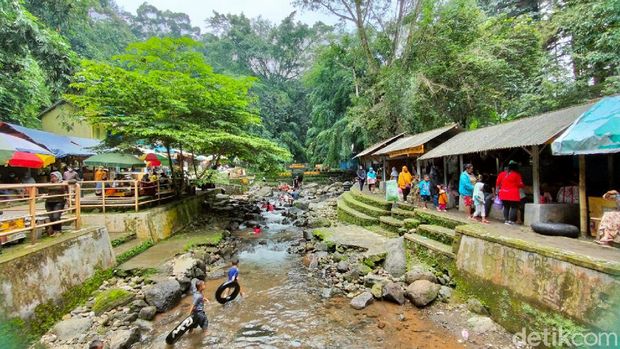 Top 5+ Wisata Kuningan Buat Rilekskan Pikiran, Apa Saja?, 1. Wisata Alam Cipaniis, 2. Gunung Ciremai, 3. Talaga Biru Cicerem, 4. Kebun Raya Kuningan, 5. Taman Bunga Celosia, 3. Talaga Biru Cicerem, 4. Kebun Raya Kuningan, 5. Taman Bunga Celosia