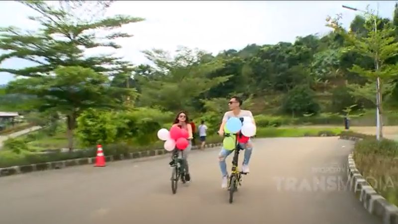 5 Tempat Adem buat Healing yang Bisa Dicapai dengan Motor, 1. Gunung Luhur di Bogor Selatan, Sukabumi, 2. Curug Cipamingkis di Jonggol, Bogor, 3. Gunung Pancar di Sentul, Bogor, 4. Curug Leuwi Hejo di Sentul, Bogor, 5. Bukit Pelangi di Sentul