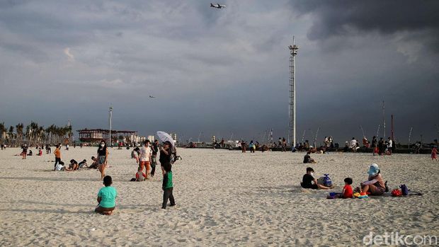 5 Pantai Terdekat dari Jakarta dan Rute Menuju ke Lokasi, 1. Pantai Ancol, 2. Pantai Pasir Putih PIK 2, 3. Pulau Bidadari, 4. Pantai Pulau Perak, 5. Pantai Pasir Perawan