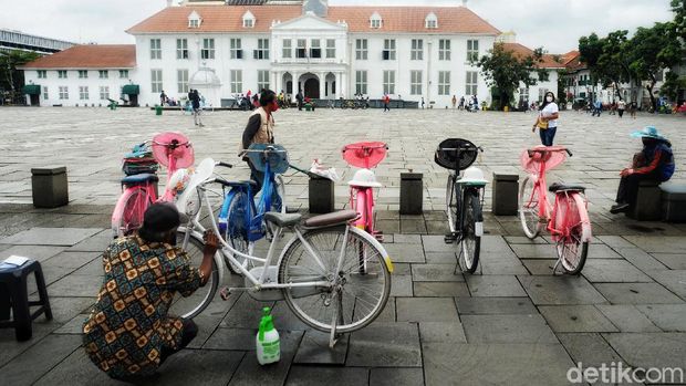 Ide Wisata Libur Imlek di Jakarta, Enggak Sampai Rp 30 Ribu per-Orang!, Berikut destinasi wisata murah meriah di Jakarta:, 1. Taman Mini Indonesia Indah, 2. Wisata Museum di Kota Tua, 3. Kebun Binatang Ragunan, 4. Museum Nasional, 5. Ancol