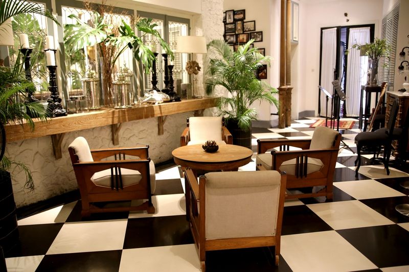 Ini 5 Spot Favorit Ibu-ibu Sosialita Buat Makan Siang dan Ngeteh Cantik, 1. Huize Van Wely, 2. Villa Capri, 3. Bunga Rampai, 4. Plataran, 5. Lewis &amp; Carroll Tea