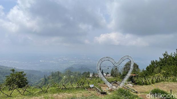 Array,Mawar Camp Gunung Ungaran: Destinasi Camping Terfavorit