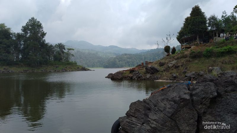 5 Tempat Healing di Bawah Rp 300 Ribu, Cocok Buat Akhir Pekan, 1. Kebun Raya Bogor, 2. Ranca Upas, 3. Curug Cilember, 4. Situ Patenggang, 5. Kampung Konservasi RIMBUN