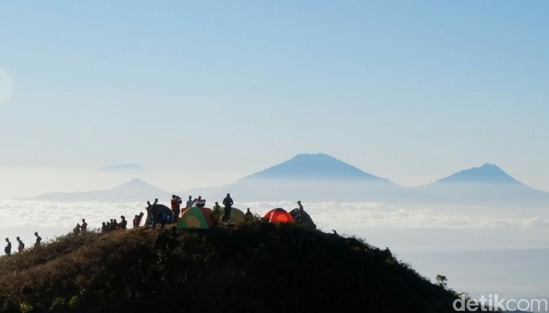 Array,Wisata Terkenal Dieng: Jam Buka, Harga Tiket & Daya Tariknya
