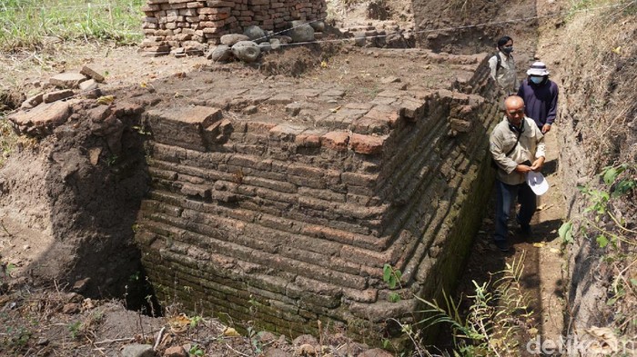 Array,Fakta Menarik Istana Ajaib Bekas Kerajaan Majapahit, Situs Kumitir