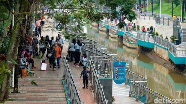 Jalan-Jalan ke Tangerang Selatan, Ada Apa Saja Sih?, 1. Taman Kota 2 BSD, 2. Trans Snow World Bintaro, 3. Pabrik Tahu Na Po Tet, 4. Situ Bungur, 5. Lubana Sengkol, 6. Al Mahmudah Training Manasik Center