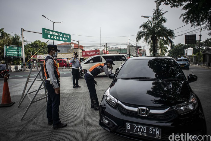 Array,Emang Boleh Dishub Tilang Sule yang Bawa Pikap Double Cabin Pribadi?