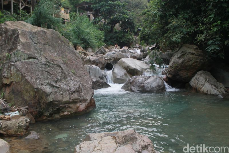 Array,Bertualang di Leuwi Hajo Wisata Alam Segar Dekat Jakarta