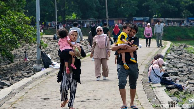 Array,Bukan buat Nongkrong Semata, 2 Situ di Ciputat Ini Jadi Spot Jogging