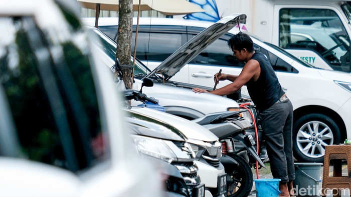 Array,Pagi-pagi Manasin Mobil, Masih Perlu Nggak Sih?