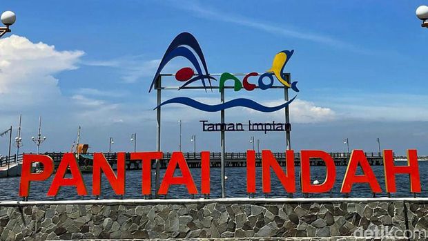 Array,Naik Kereta Gantung, Pengalaman Ngegantung 20 Meter Lihat View dari Atas