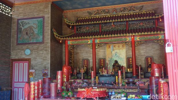 Array,Ada Vihara di Atas Batu, Bisa Sembuhkan Anak Kecil Sakit-Rewel