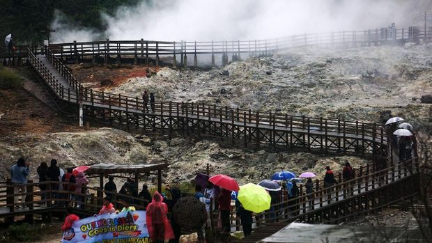 Wisata Dieng: Spot Foto Menarik dan Kisah di Baliknya, 3. Telaga Dringo, 5. Bukit Sikunir, 6. Batu Pandang Ratapan Angin, 7. Gunung Prau