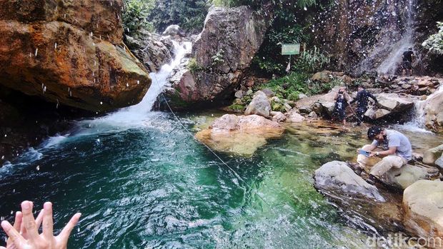 Trekking di Sentul, Berakhir dengan Pemandangan Indah, 1. Cisadon, 2. Leuwi Hejo, Barong dan Leuwi Lieuk, 3. Curug Ciburial, Kembar dan Hordeng, 4. Bukit Paniisan dan Curug Cibingin, 5. Curug Cibaliung