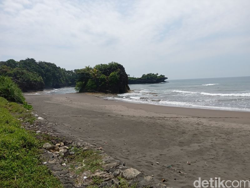 Array,5 Pantai Sepi tapi Indah di Selatan Jawa, Cocok Buat Kabur