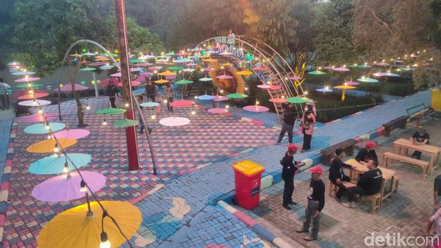 10 Wisata di Solo yang Ramah Anak, Ada Taman-Museum, 1. Taman Balekambang Solo, 2. Museum Radya Pustaka, 3. Taman Sriwedari, 4. Solo Safari, 5. Alun-alun Kidul Surakarta, 6. Taman Cerdas Soekarno-Hatta Jebres, 7. Benteng Vastenburg, 8. Taman Bendungan Tirtonadi, 9. Ngarsopuro Night Market, 10. Taman Sunan Jogo Kali
