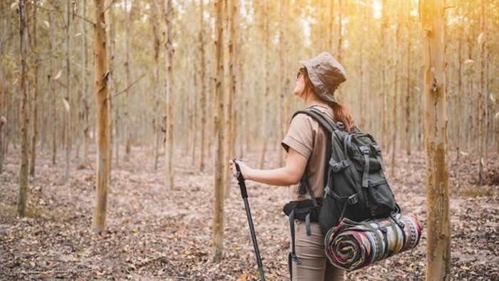 Biar Solo Traveling Lebih Menyenangkan, Ini Rumus Rahasianya!, 1. Berinteraksi dengan Warga Sekitar, 2. Usahakan Makan di Luar, 3. Jalan-jalan di Malam Hari, 4. Pastikan Keamanan Diri Sendiri