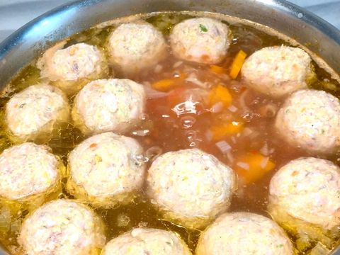 Array,Top 3+ Resep Kuah Bakso yang Bening Gurih dan Gampang Dibuat