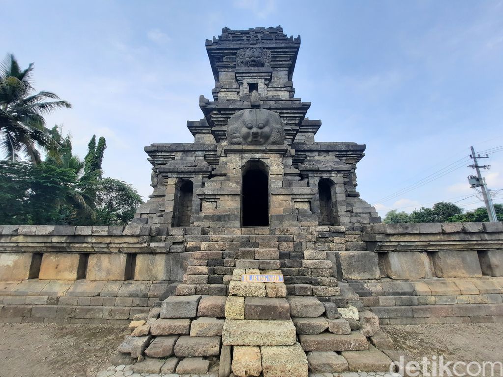 Array,Ada Candi Bersejarah di Tengah Permukiman Padat Penduduk di Malang