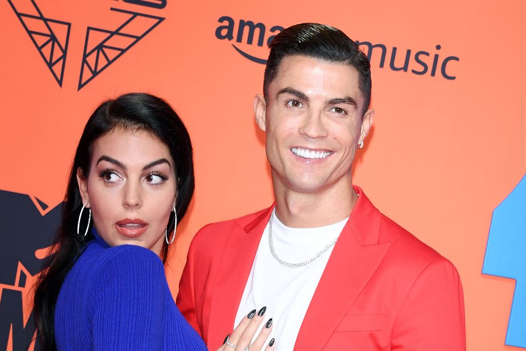 Array,Kisah Georgina Rodriguez Malu-malu Bertemu Ronaldo Saat Jadi Asisten Toko