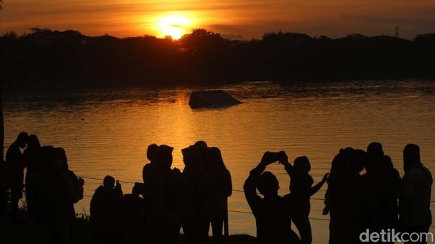 Array,Wisata Gresik Wajib Dikunjungi, Mulai Keindahan Alam hingga Sejarah Kota