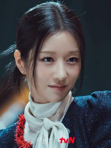Array,10 Daftar Artis Korea Wanita Tercantik di 2023, Kim Ji Won hingga Bae Suzy