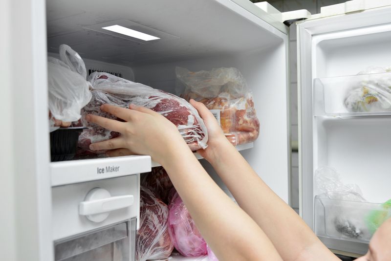Array,Berapa Lama Daging Kurban Awet Segar Saat Disimpan di Freezer?