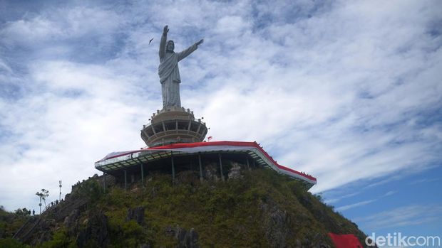 Array,Mengagumi Patung Yesus di Tana Toraja, Destinasi Spiritual yang Memukau